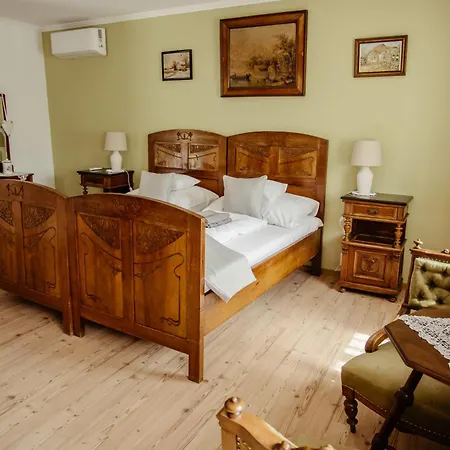 Noresa Etterem Es Panzio 3* Szalka