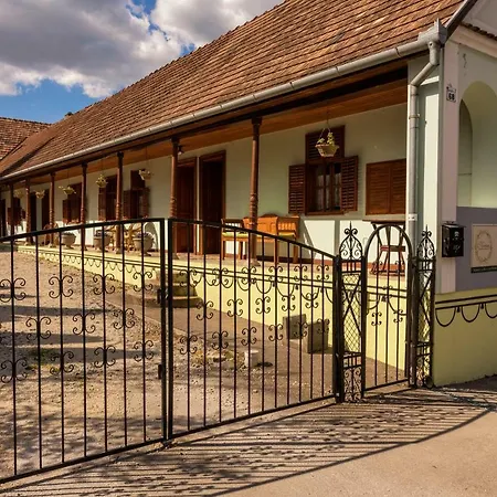 Noresa Etterem Es Panzio Hotel Szalka